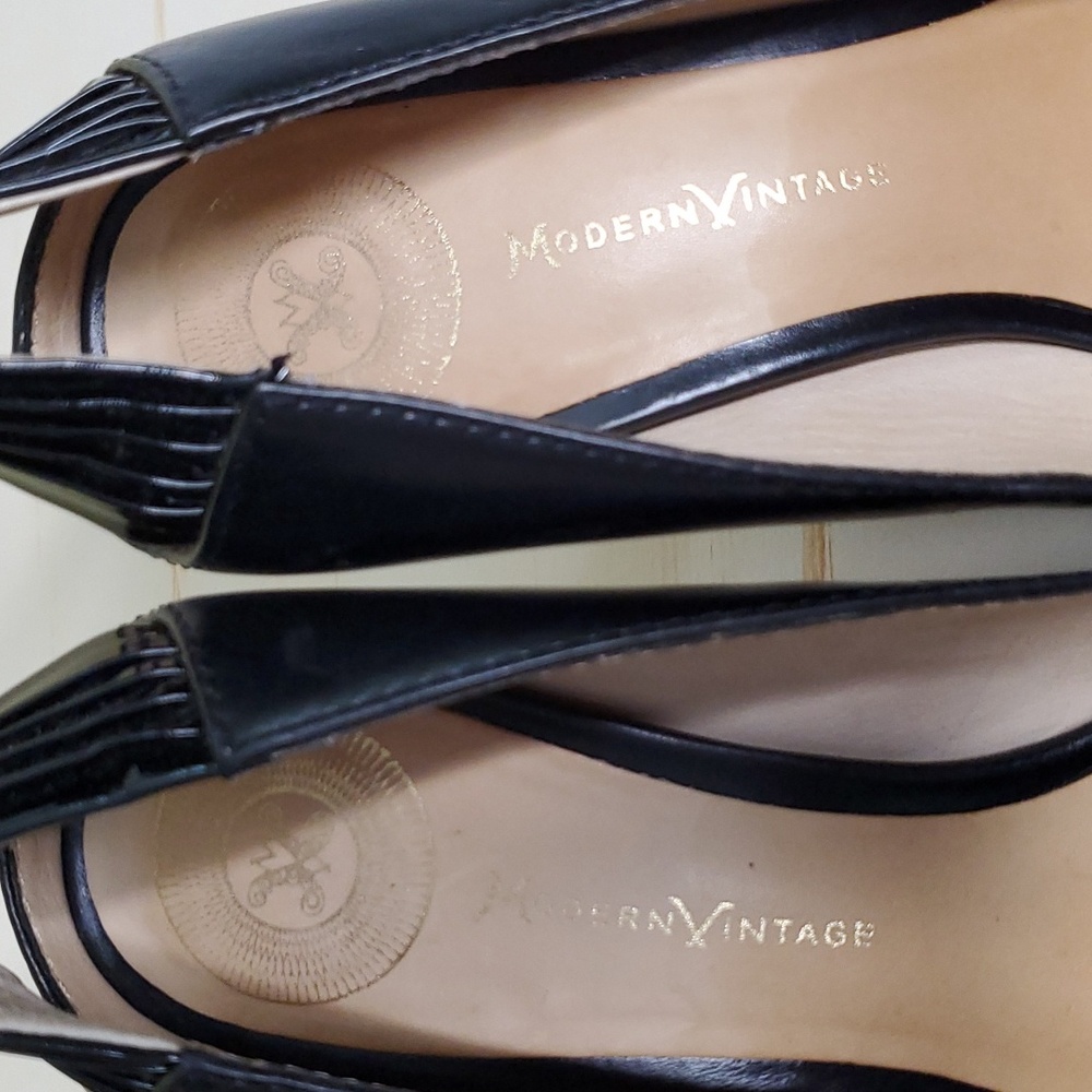 Modern Vintage | Black Leather Pumps Sz 36 1/2 - Picture 8 of 12